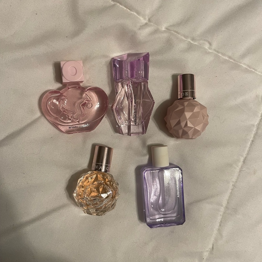 Mini perfumes Ariana grande